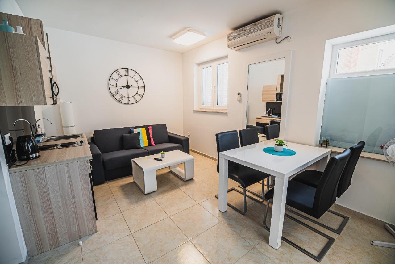 Downtown Park Apartments With Balcony Vodice Esterno foto
